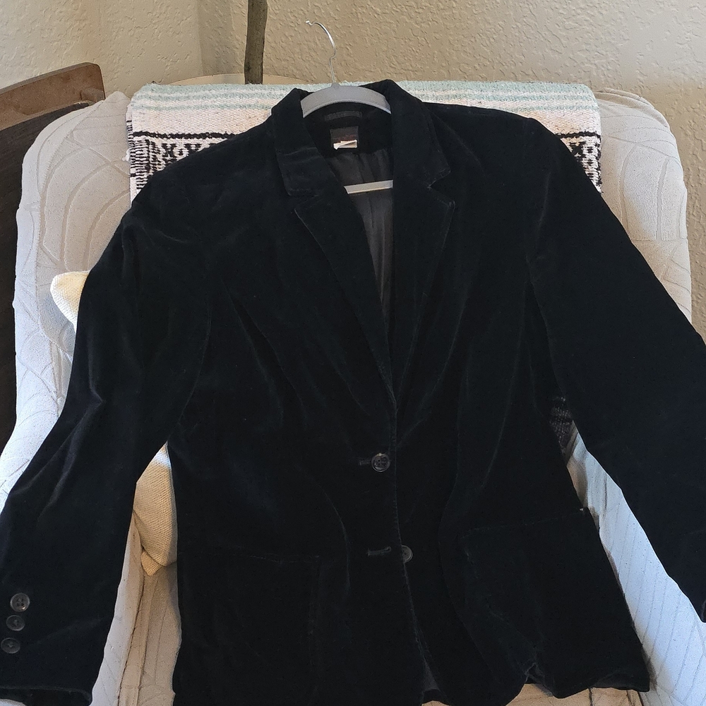 Elegant Black Velvet Women's Blazer